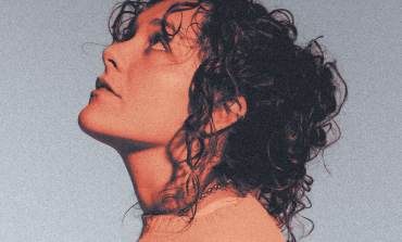 Polly Money shares new EP ‘T-Shirt Nothing Else’, and the reality of touring with The 1975: “Every gig I get to play, I feel grateful for it.”